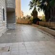 شقة مع حديقة للبيع 