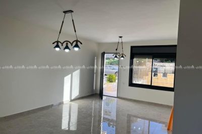 شقة فارغة للإيجار مع مدخل خاص 