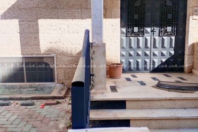 بيت مستقل للبيع مع حديقة وإطلالة في موقع راقي 