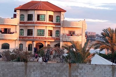 فيلا للبيع أو للإيجار مقابل قاعة الضيعة 