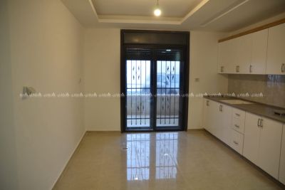 شقة للإيجار بساحة خارجية 