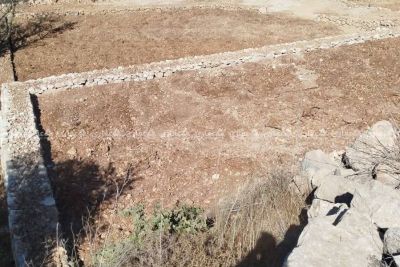 أرض نادرة للبيع مناسبة للبناء أو التطوير