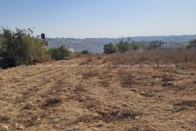 قطعة أرض للبيع عالية ومطلة