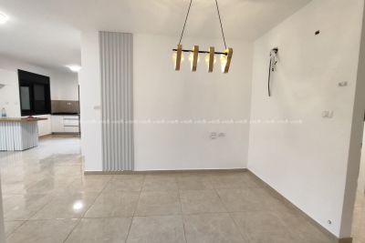 شقة تشطيب جديد للايجار قرب فلل عادل المصري .